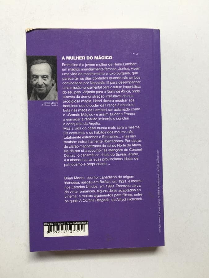 A Mulher do Mágico · Brian Moore — imagen 3