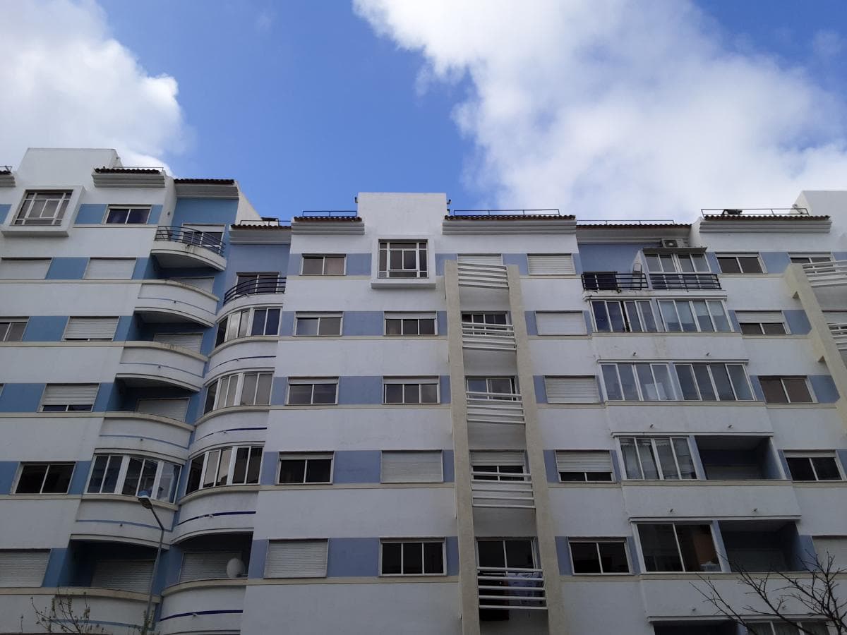 Proporção de 1/2 · Apartamento T2 + Lugar de Garagem · Sintra — image 3