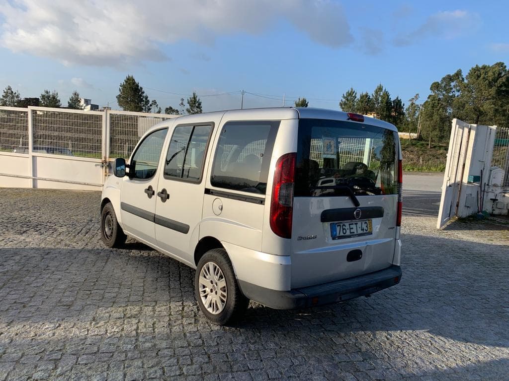 Fiat Doblo · 7 lugares — imagem 4