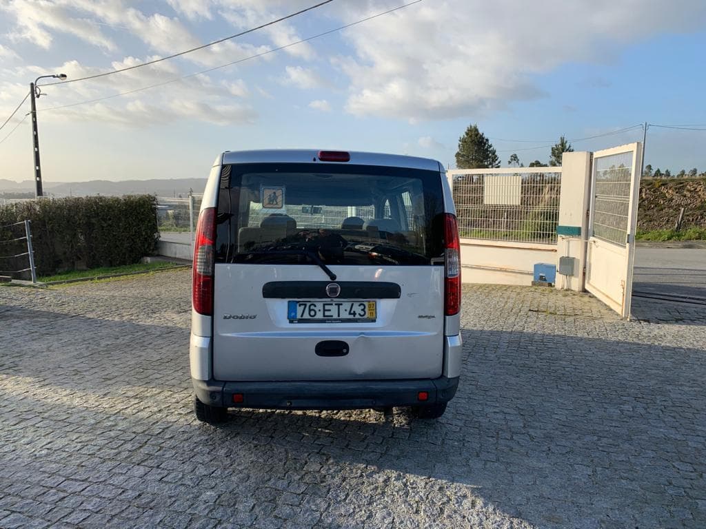 Fiat Doblo · 7 lugares — imagem 5