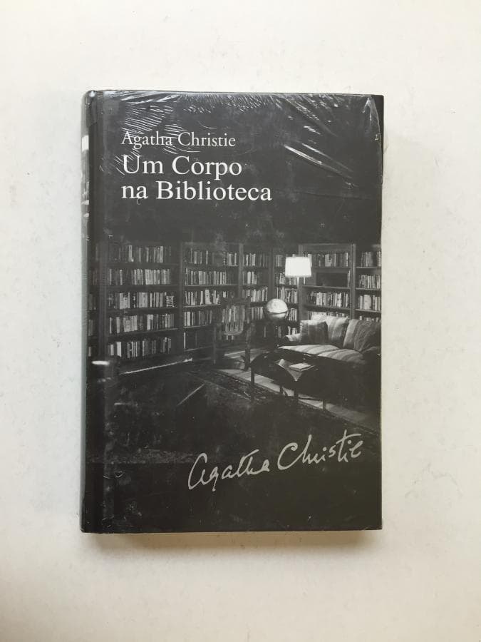 Um Corpo na Biblioteca