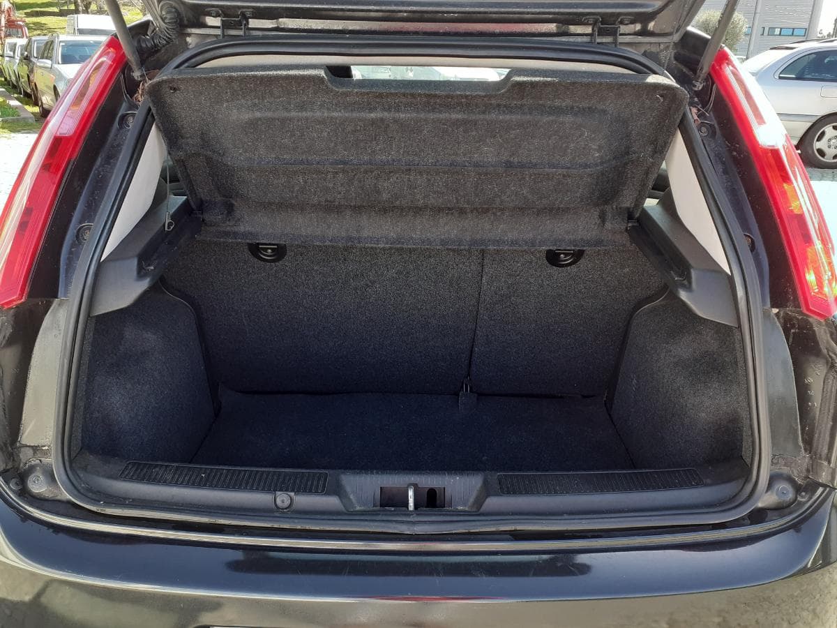 Fiat Punto · Ano 2007 · Design Giugard — imagen 16