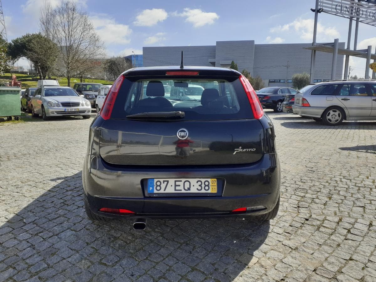 Fiat Punto · Ano 2007 · Design Giugard — imagen 5