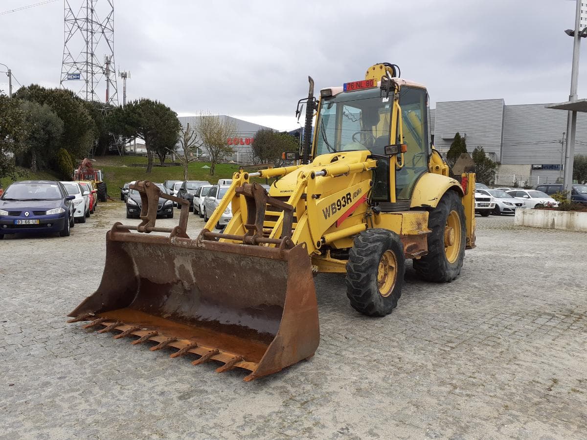 Retroescavadora Komatsu WB93R-2 — image 3