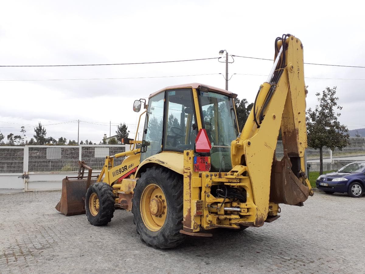 Retroescavadora Komatsu WB93R-2 — image 6
