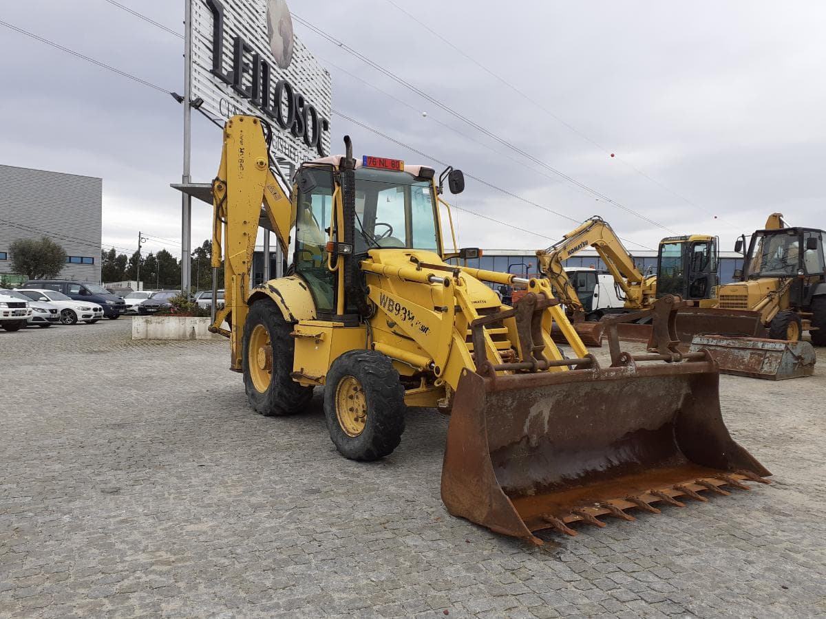 Retroescavadora Komatsu WB93R-2 — image 1