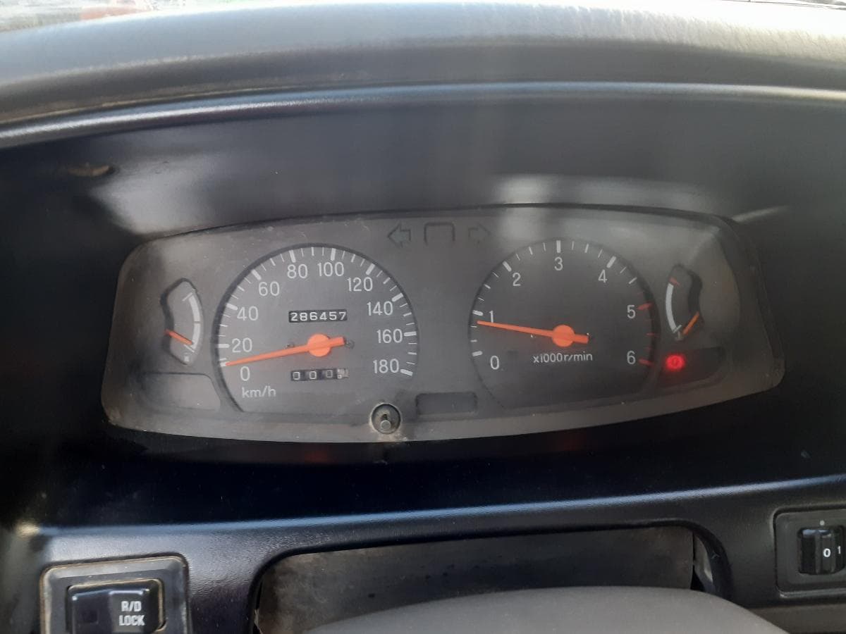 Mitsubishi L200 · 5 lugares · Ano 2000 — image 14