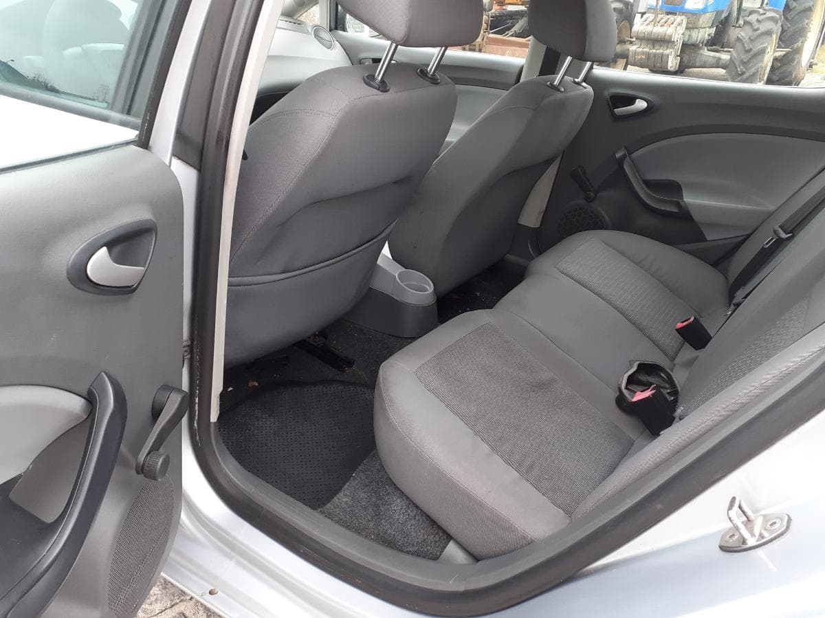 Seat Ibiza 1.6 TDI · Ano 2009 — imagem 16