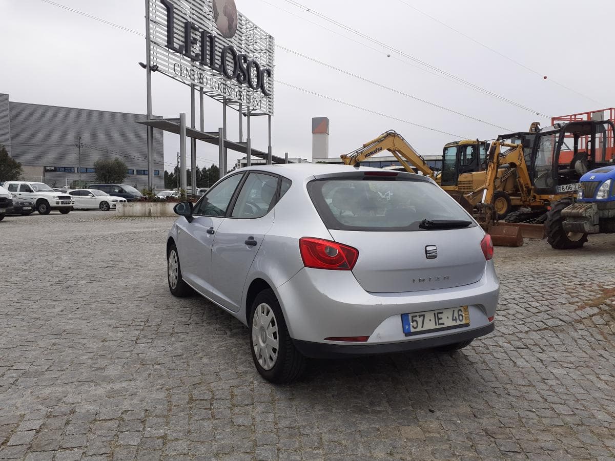 Seat Ibiza 1.6 TDI · Ano 2009 — imagem 4