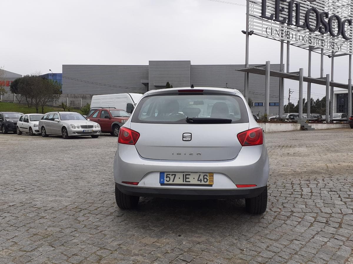 Seat Ibiza 1.6 TDI · Ano 2009 — imagem 5