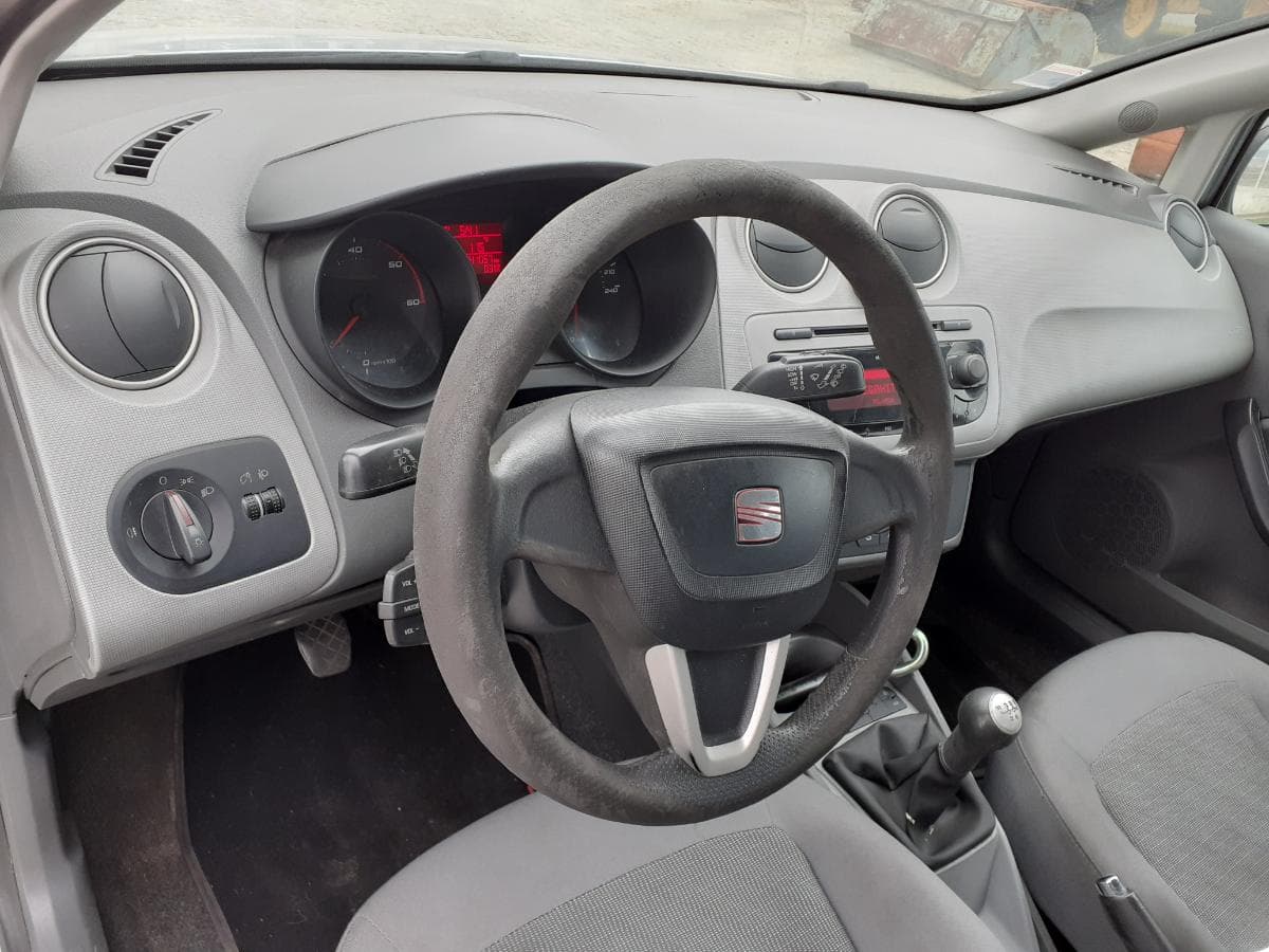 Seat Ibiza 1.6 TDI · Ano 2009 — imagem 10
