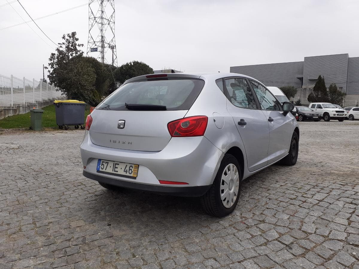 Seat Ibiza 1.6 TDI · Ano 2009 — imagem 6