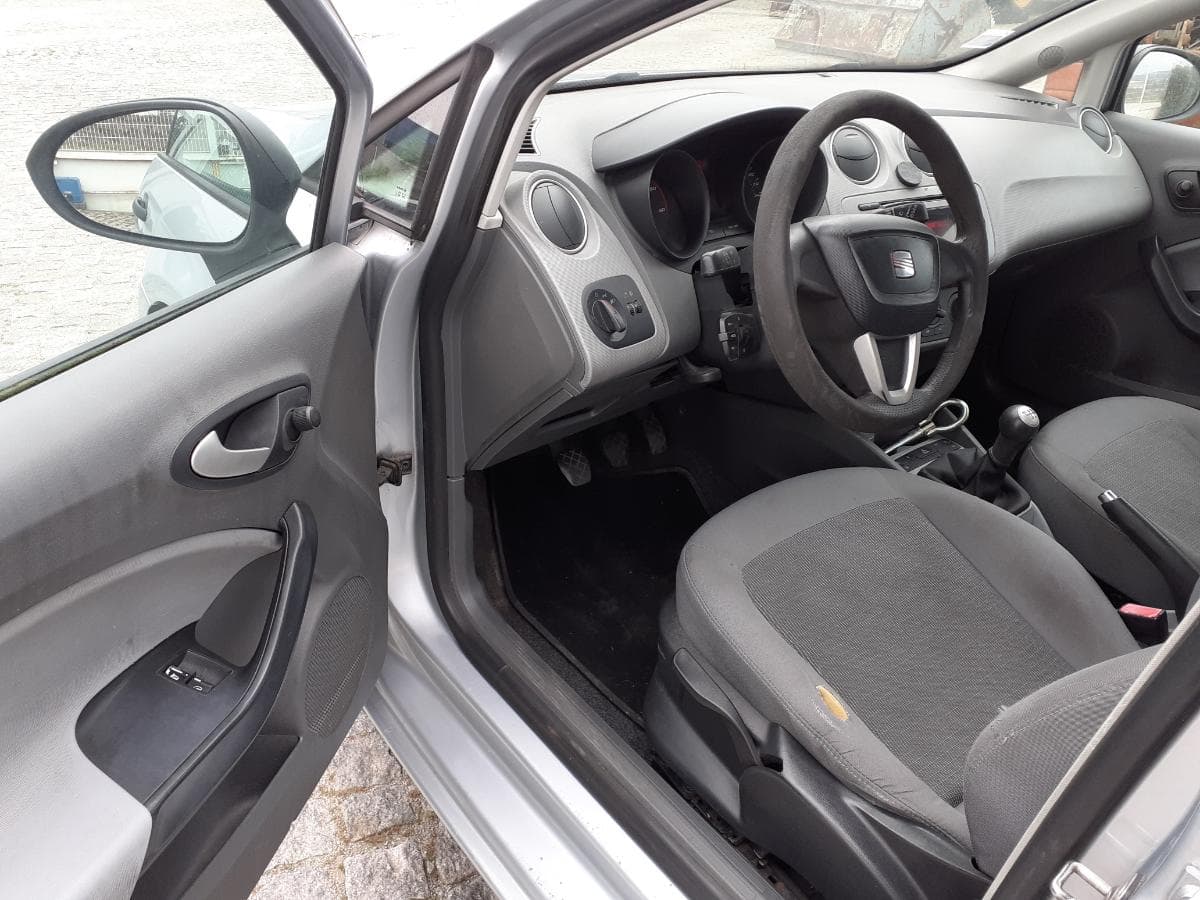 Seat Ibiza 1.6 TDI · Ano 2009 — imagem 7