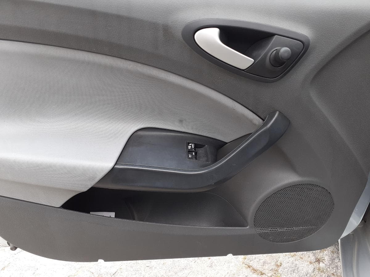 Seat Ibiza 1.6 TDI · Ano 2009 — imagem 9