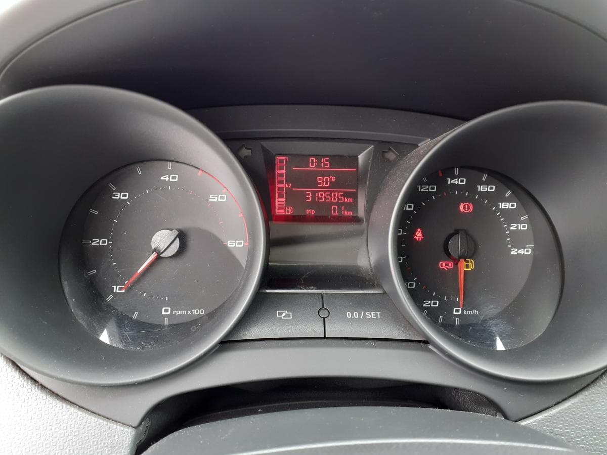 Seat Ibiza 1.4 TDI · Ano 2008 — imagem 11