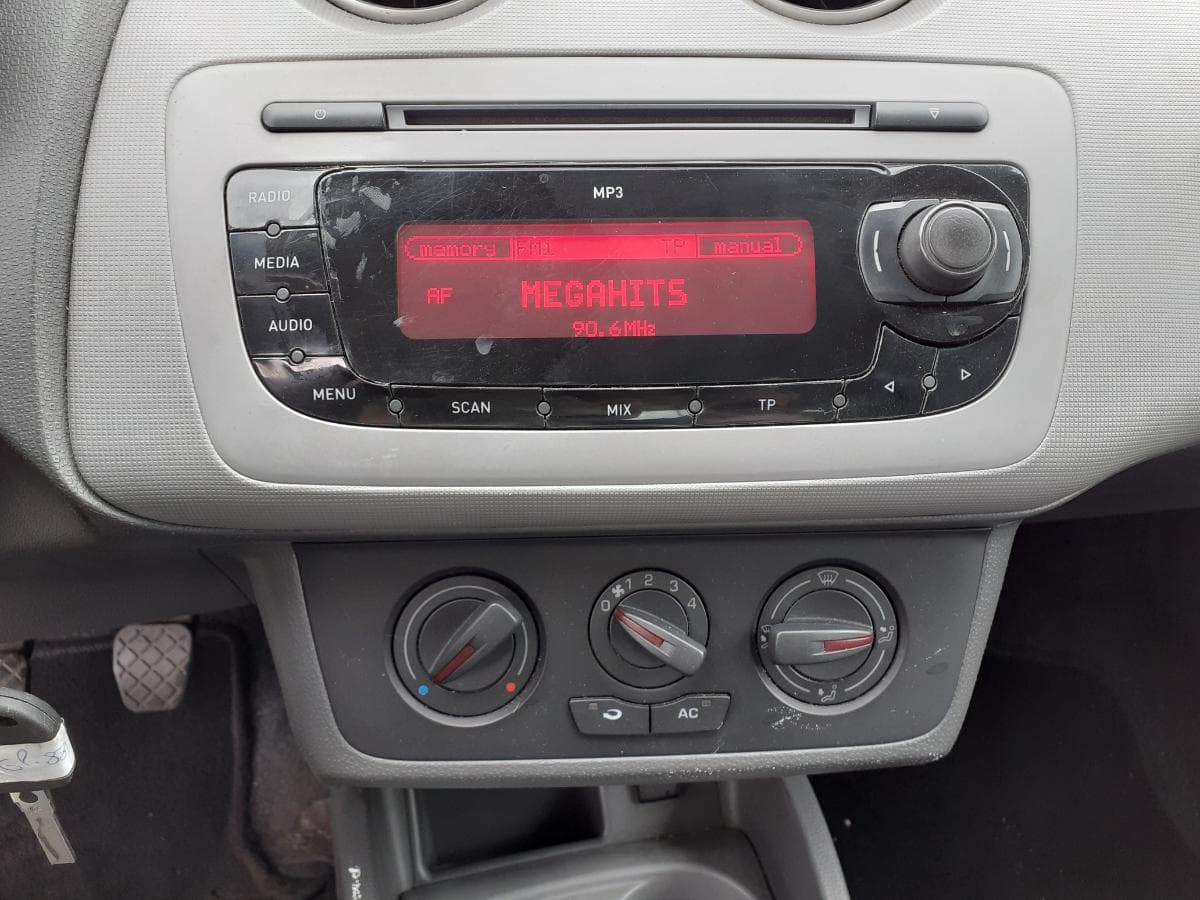 Seat Ibiza 1.4 TDI · Ano 2008 — imagem 14