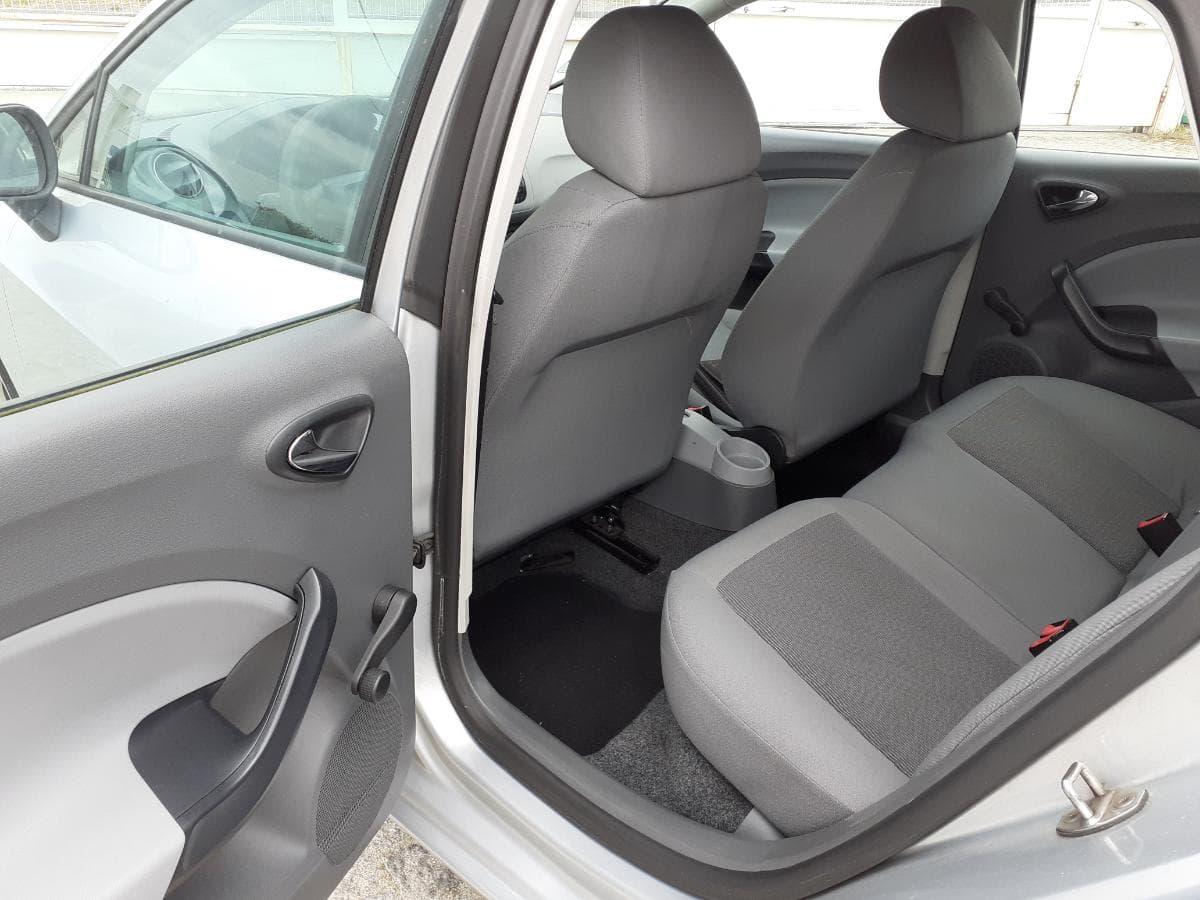 Seat Ibiza 1.4 TDI · Ano 2008 — imagem 16
