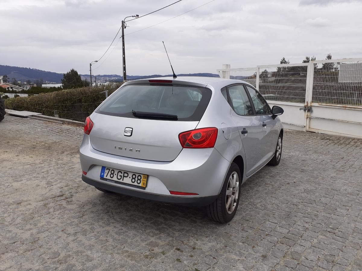 Seat Ibiza 1.4 TDI · Ano 2008 — imagem 6