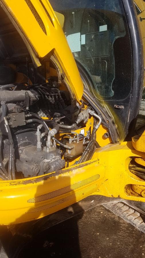 Mini excavadora JCB 8.5 Ton — imagen 7