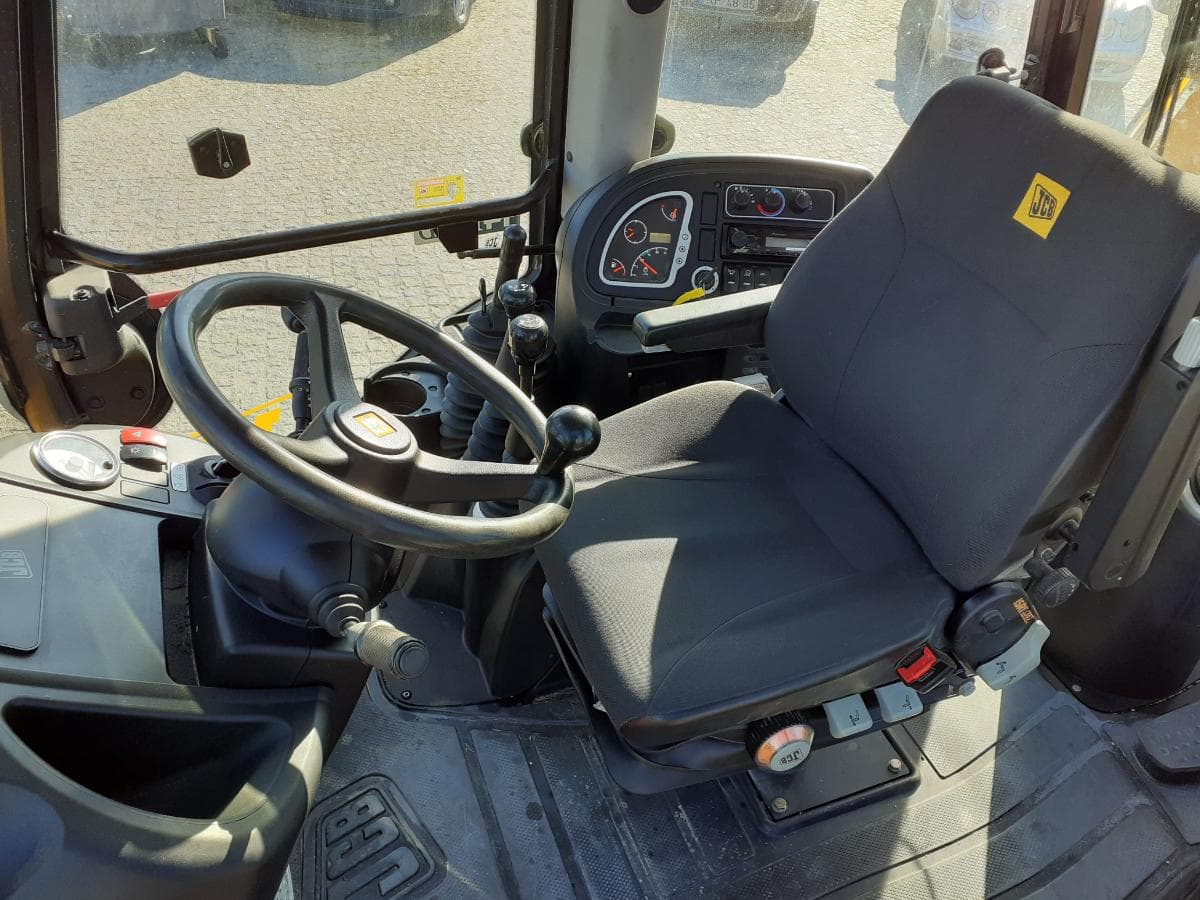 Retroescavadora JCB 3 CX · Ano 2014 — imagem 8