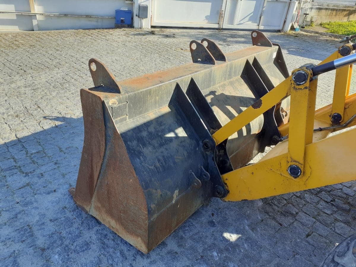 Retroescavadora JCB 3 CX · Ano 2014 — imagem 7