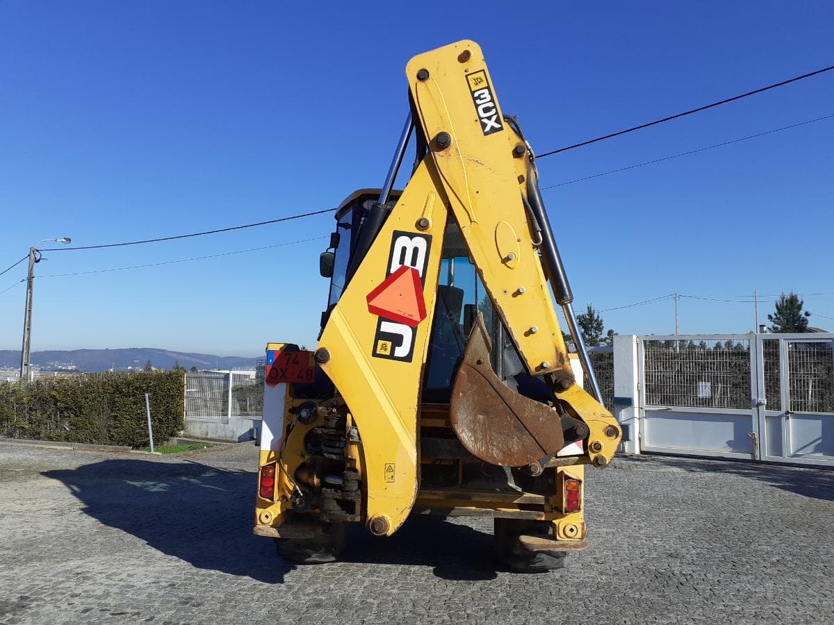 Retroescavadora JCB 3 CX · Ano 2014 — imagem 5