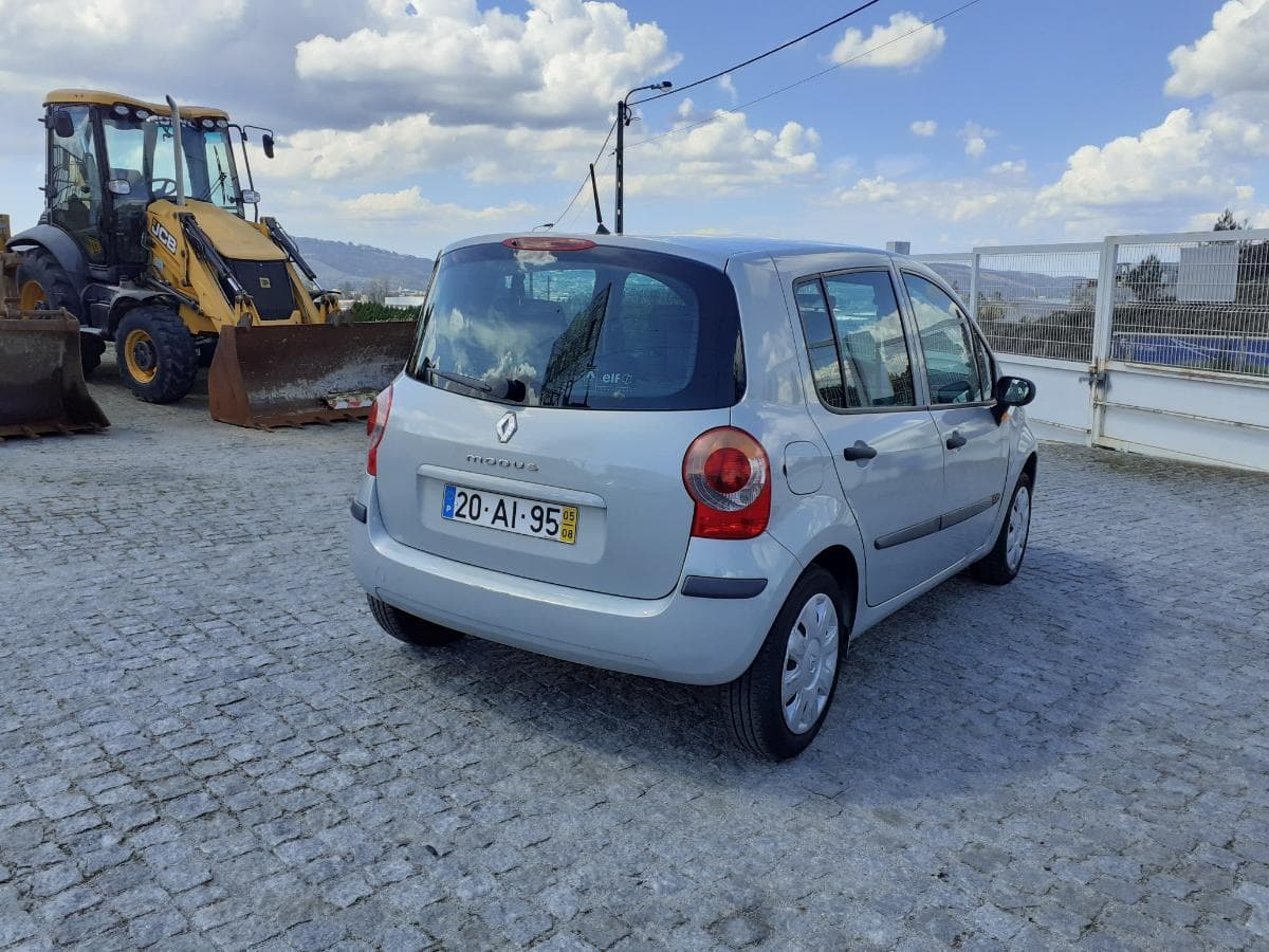 Renault Modus 1.2 16V · Ano 2005 — image 4