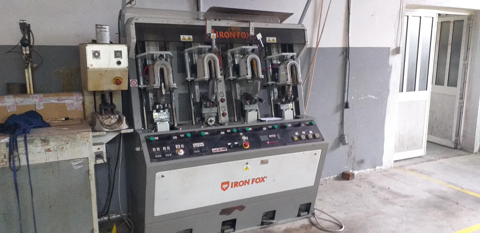 Molding Machine