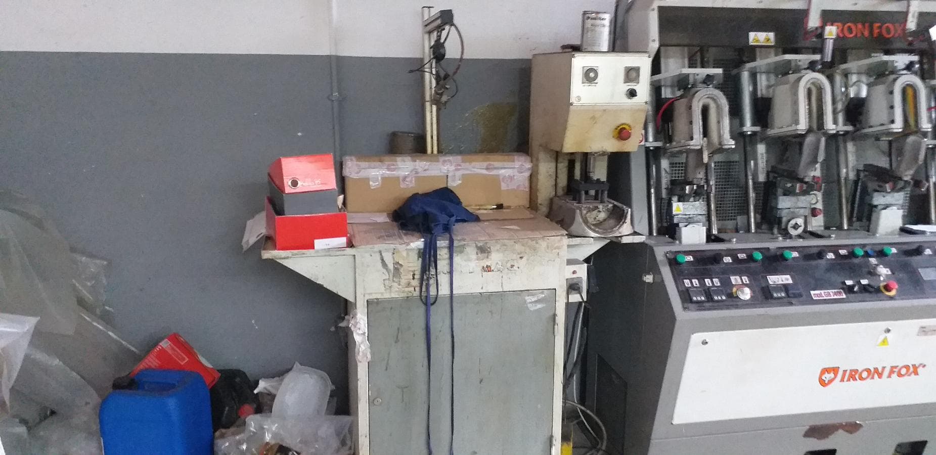 Gluing Machine