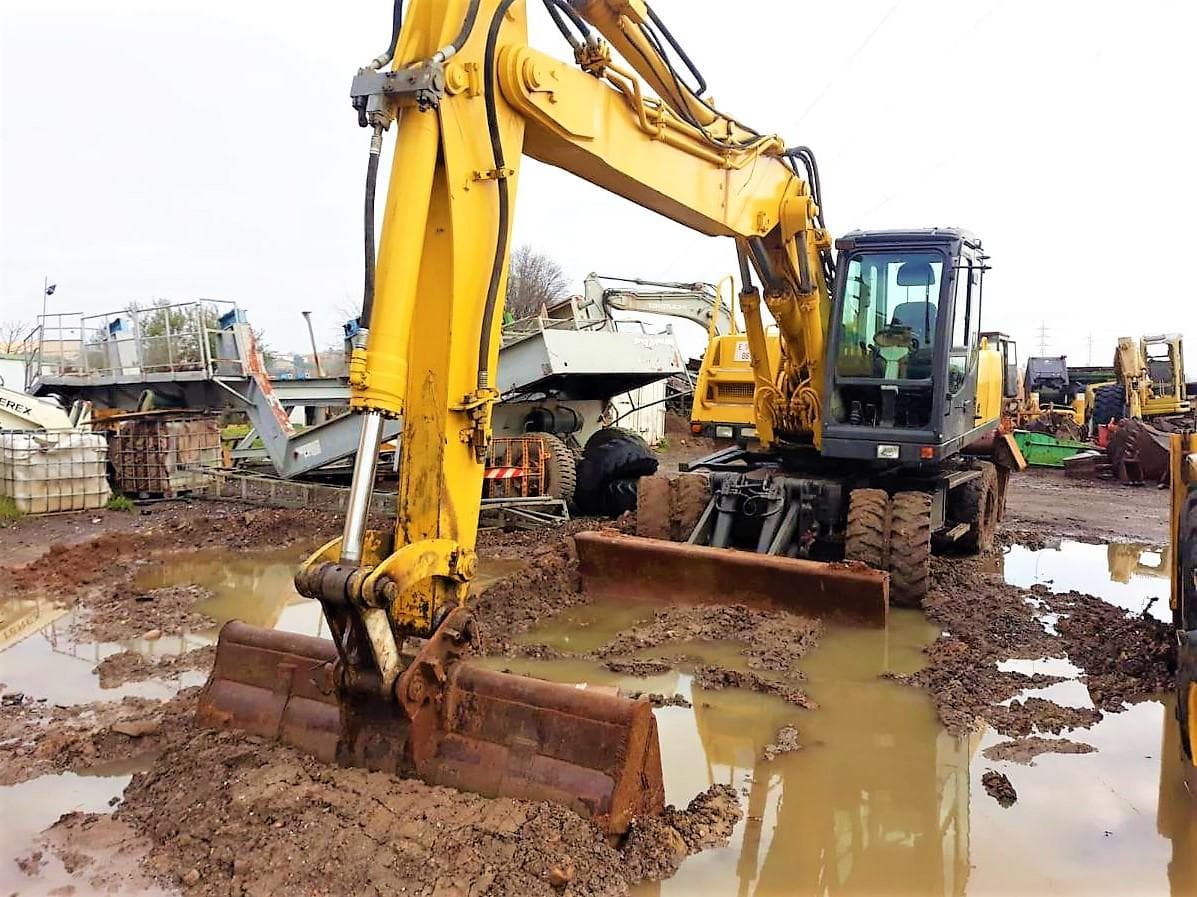 Excavadora Furukawa — imagem 1