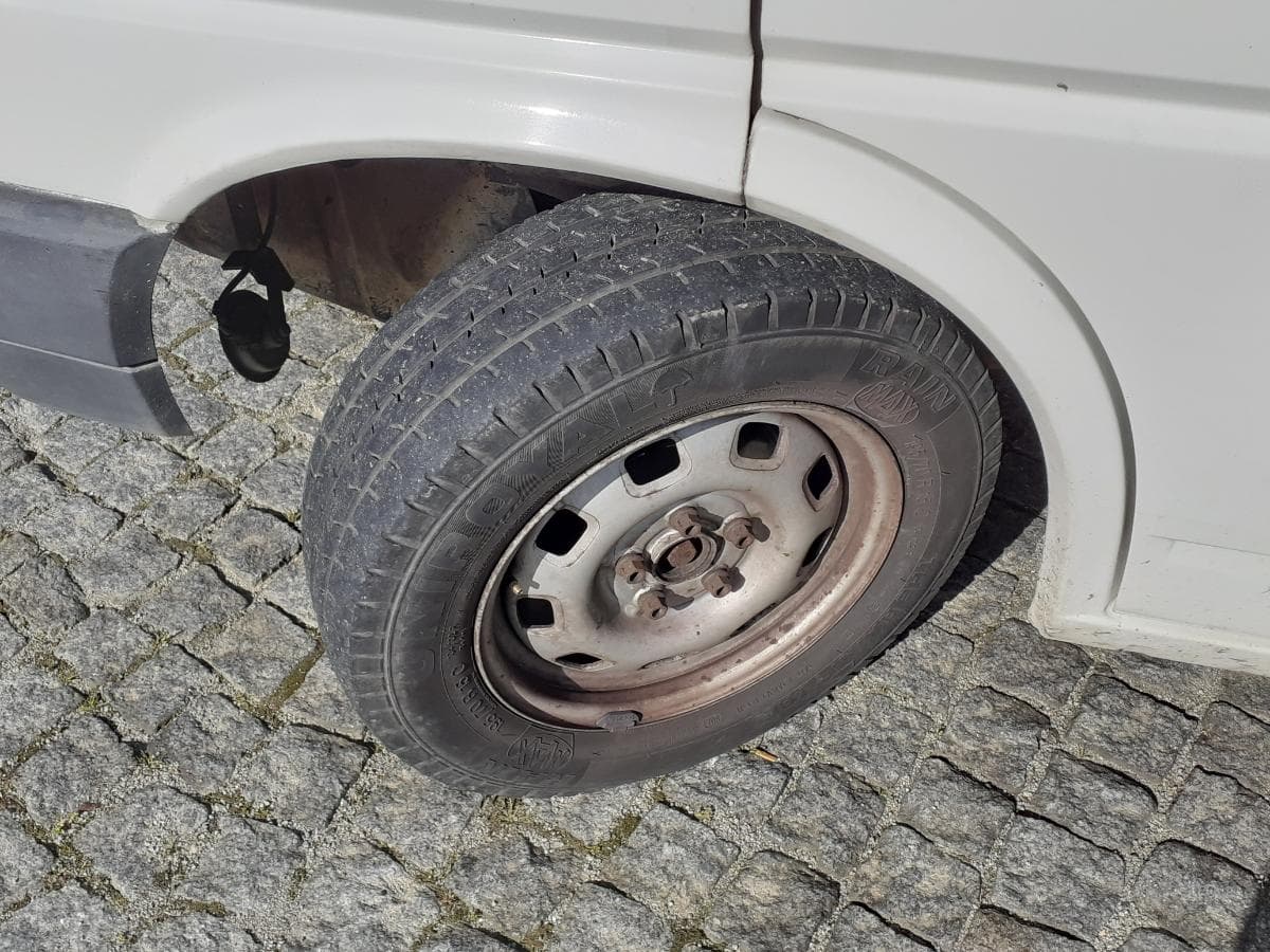 Volkswagen Transporter 2.4 · Diesel — imagem 16