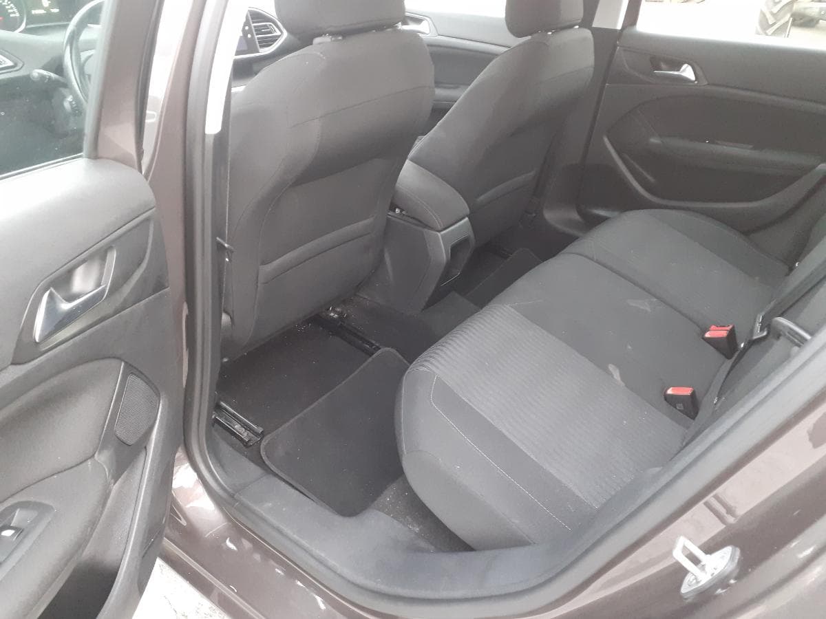 Redução Valor · Peugeot 308 1.6 HDI · Ano 2015 — imagen 16