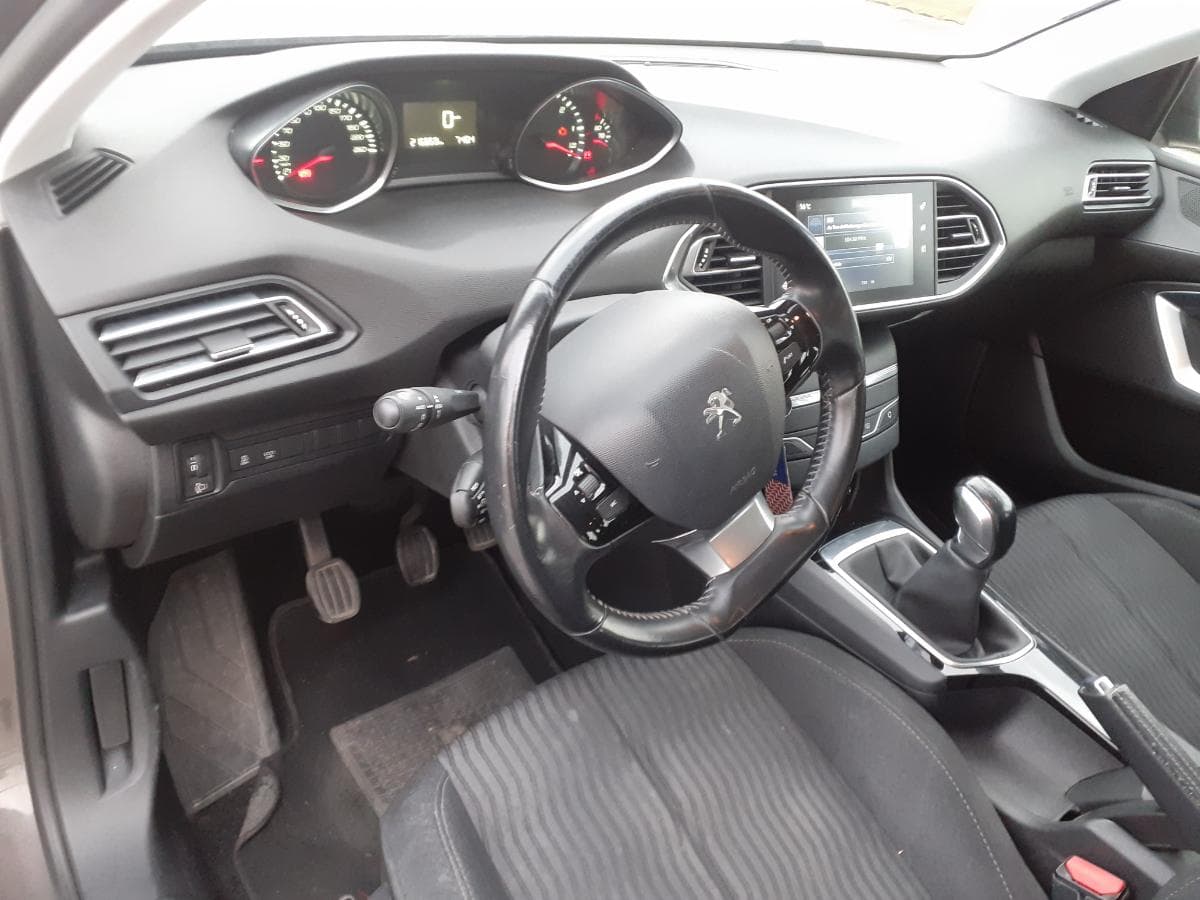 Redução Valor · Peugeot 308 1.6 HDI · Ano 2015 — imagen 10