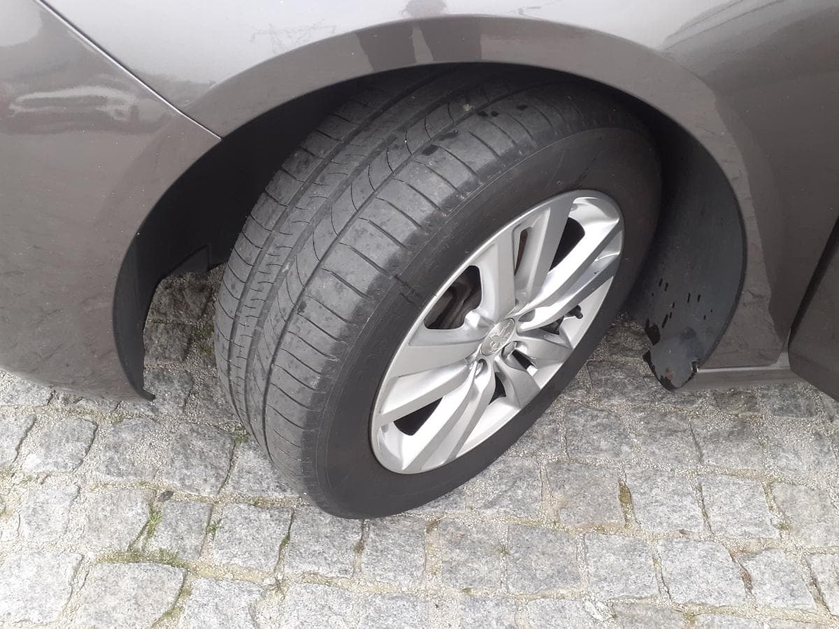 Redução Valor · Peugeot 308 1.6 HDI · Ano 2015 — imagen 20