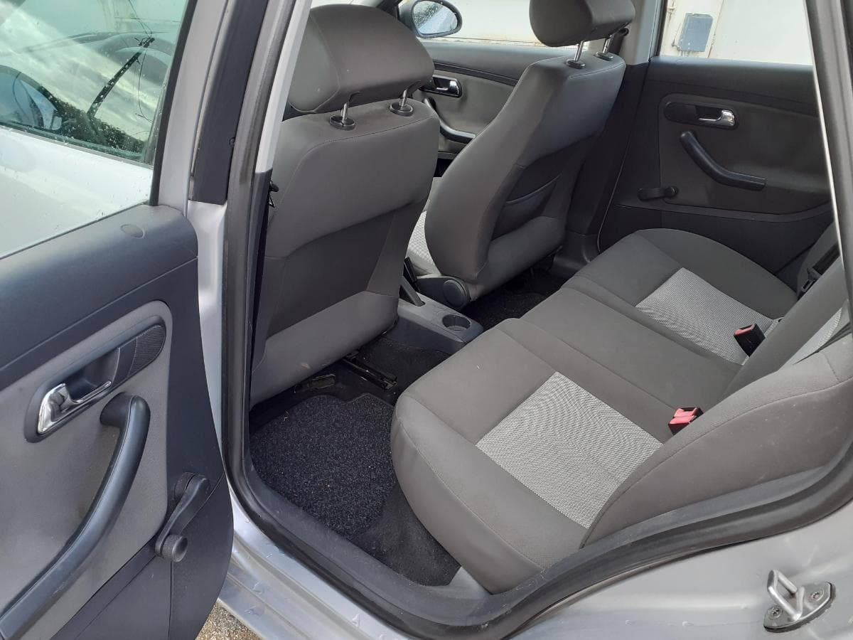 Seat Ibiza 1.2 · Ano 2005 — imagen 15