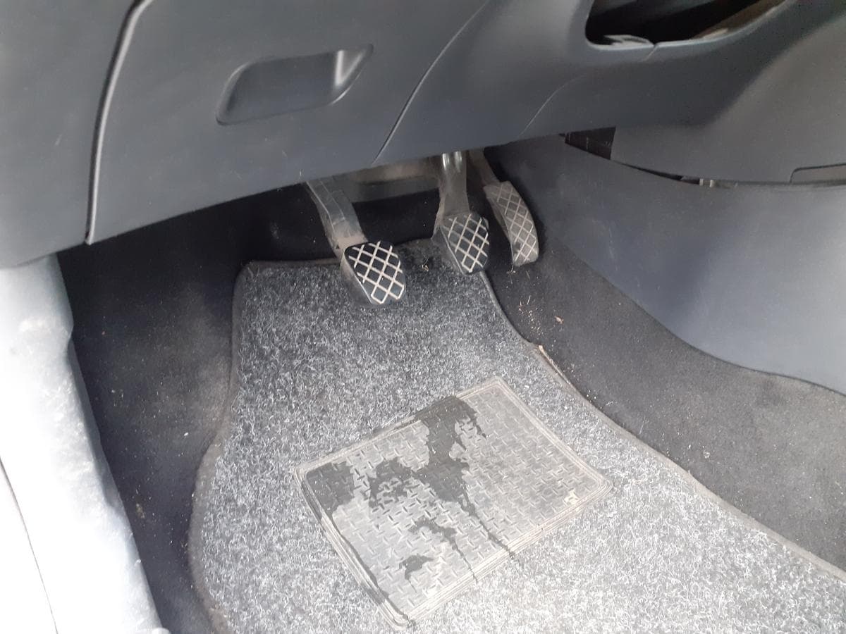 Seat Ibiza 1.2 · Ano 2005 — imagen 8