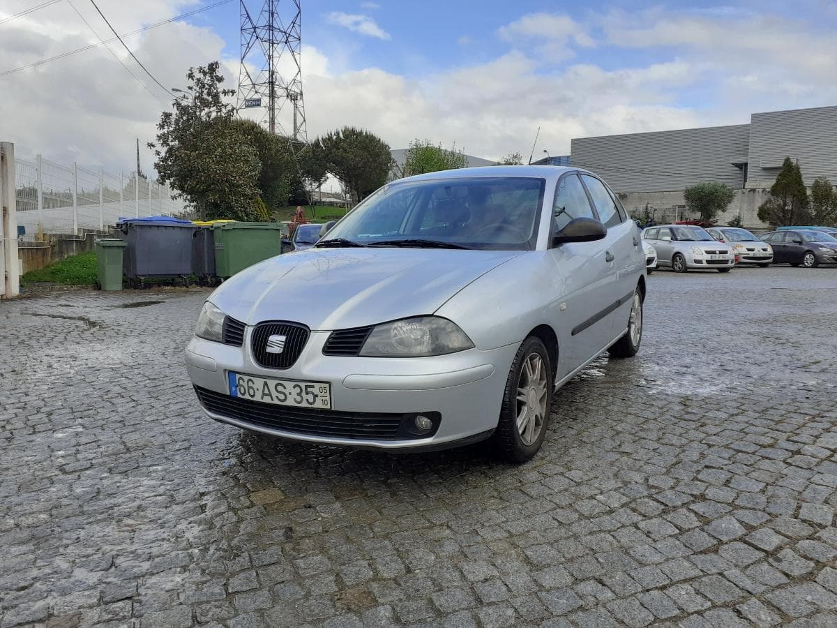 Seat Ibiza 1.2 · Ano 2005 — imagen 3