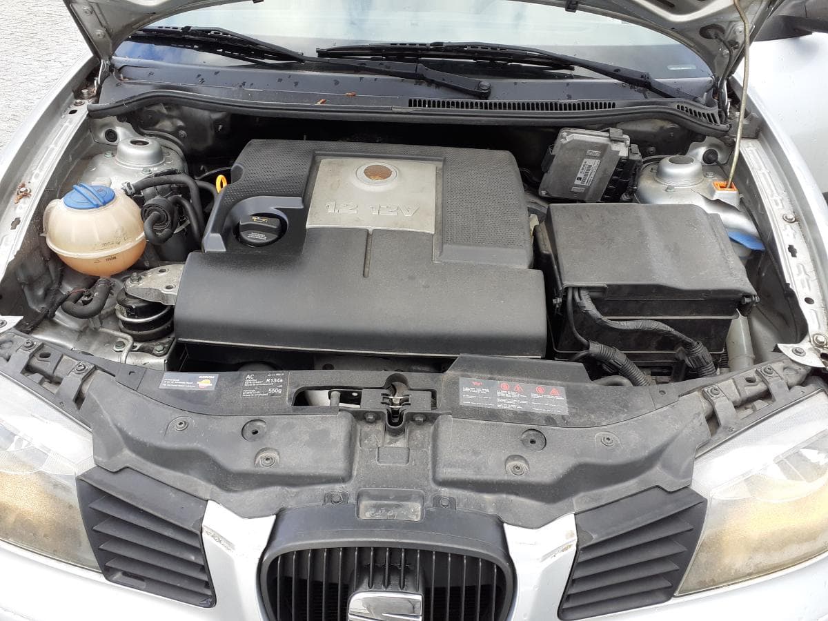 Seat Ibiza 1.2 · Ano 2005 — imagen 17