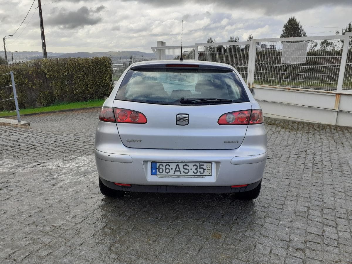 Seat Ibiza 1.2 · Ano 2005 — imagen 5