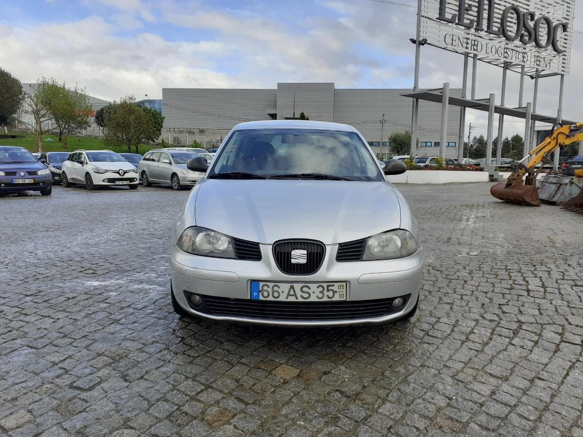 Seat Ibiza 1.2 · Ano 2005 — imagen 2