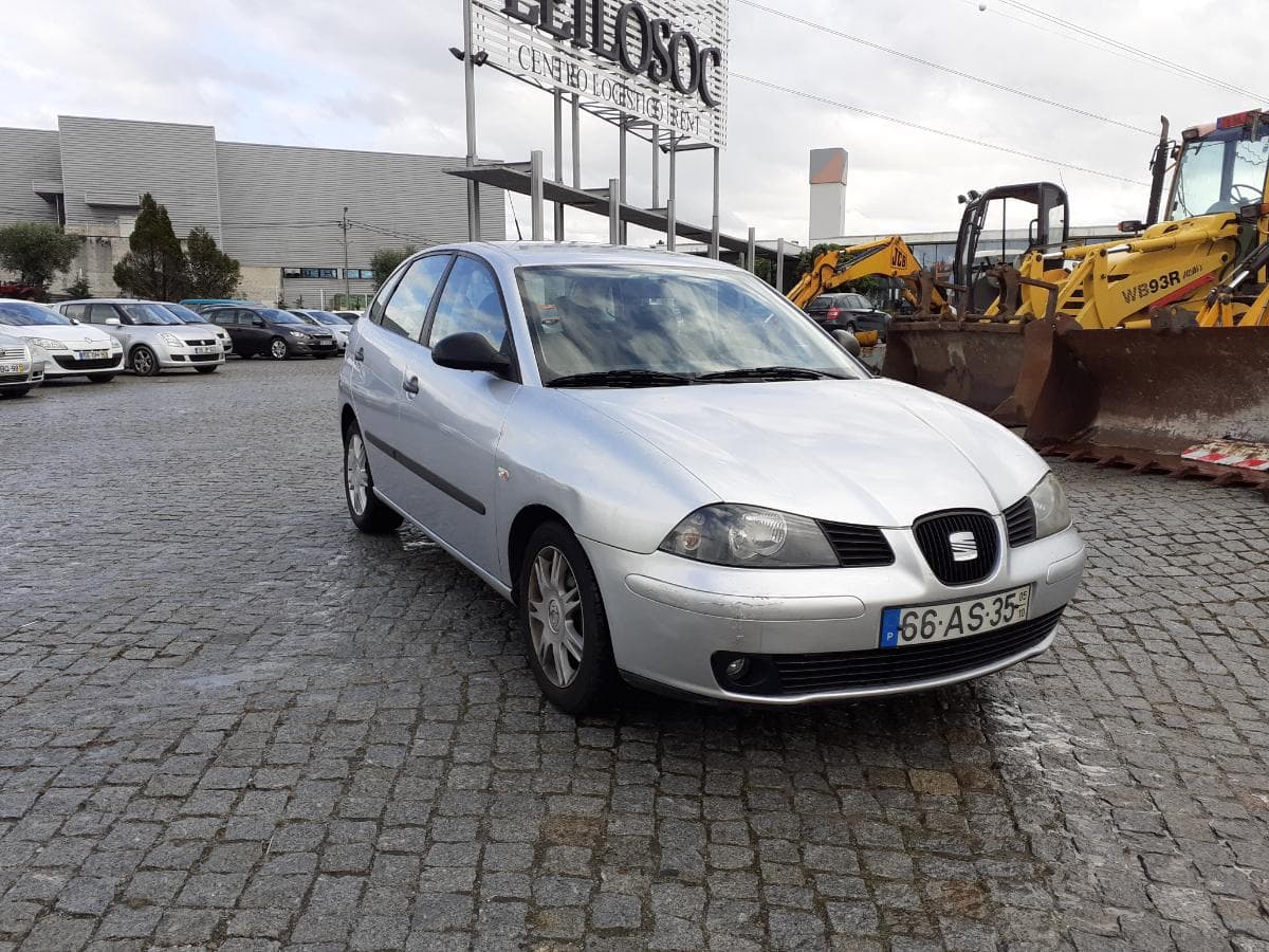 Seat Ibiza 1.2 · Ano 2005 — imagen 1