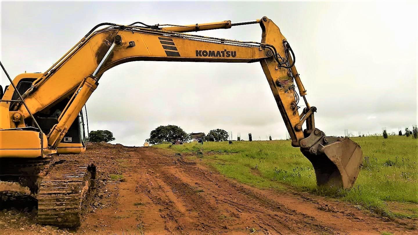 Excavadora komatsu 210 Active — imagem 3