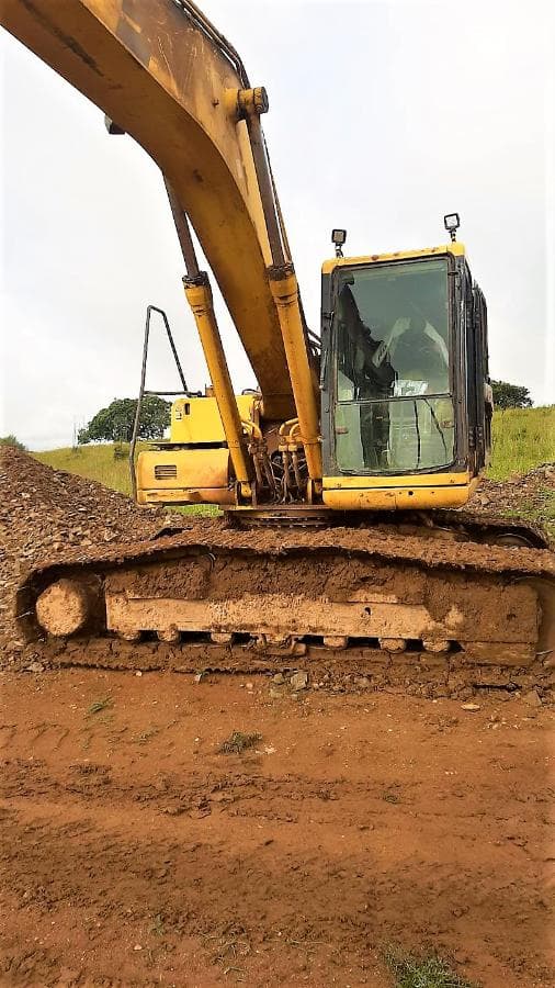 Excavadora komatsu 210 Active — imagem 4
