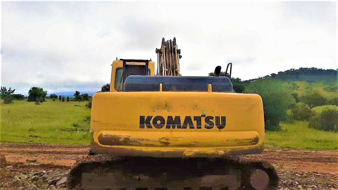 Excavadora komatsu 210 Active — imagem 5