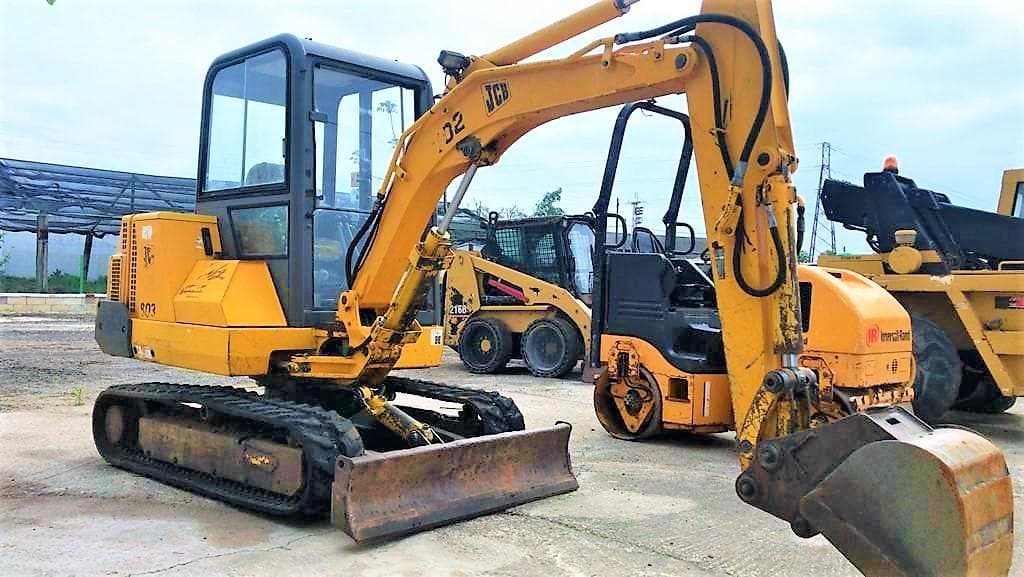 Mini Excavadora JCB — image 6