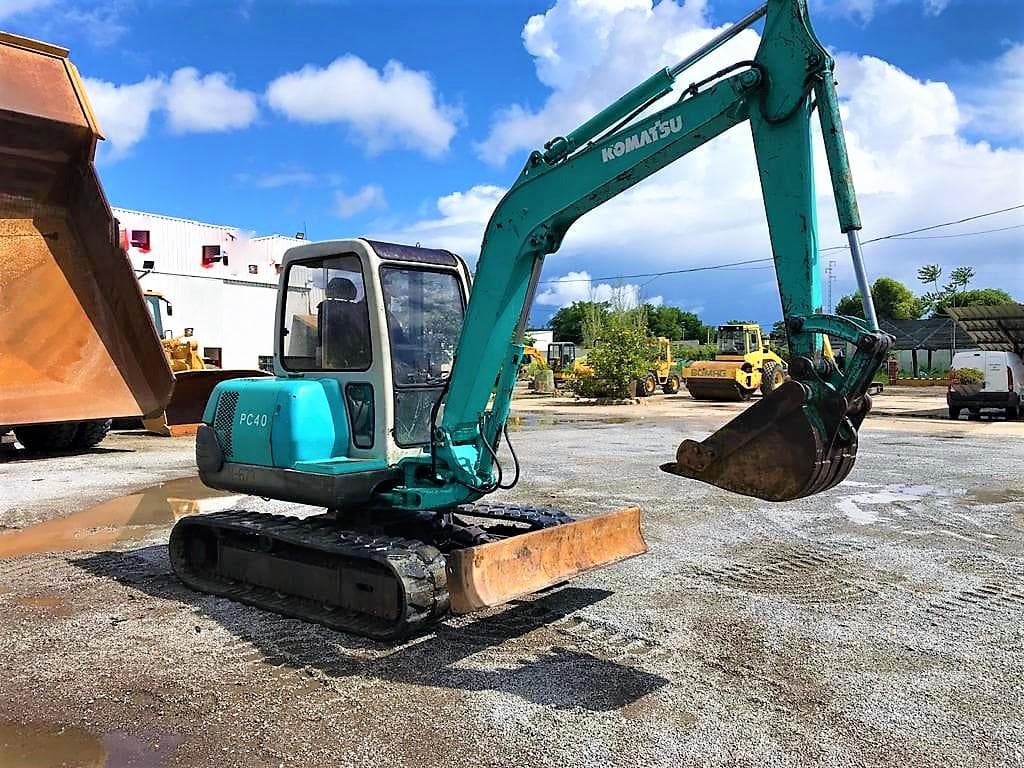 Mini Excavadora Komatsu — imagen 2