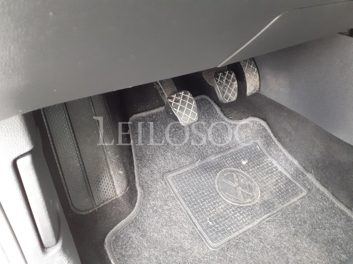 Volkswagen Polo 1.4 TDI · Ano 2016 — imagen 8
