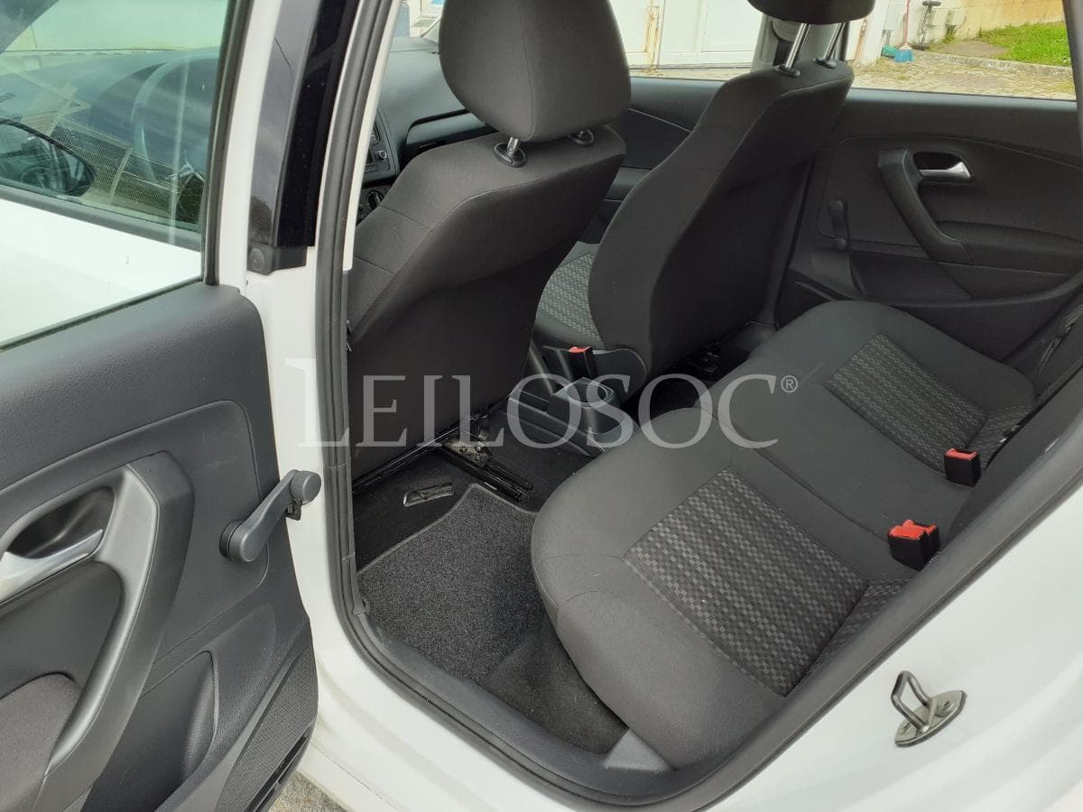 Volkswagen Polo 1.4 TDI · Ano 2016 — imagen 15