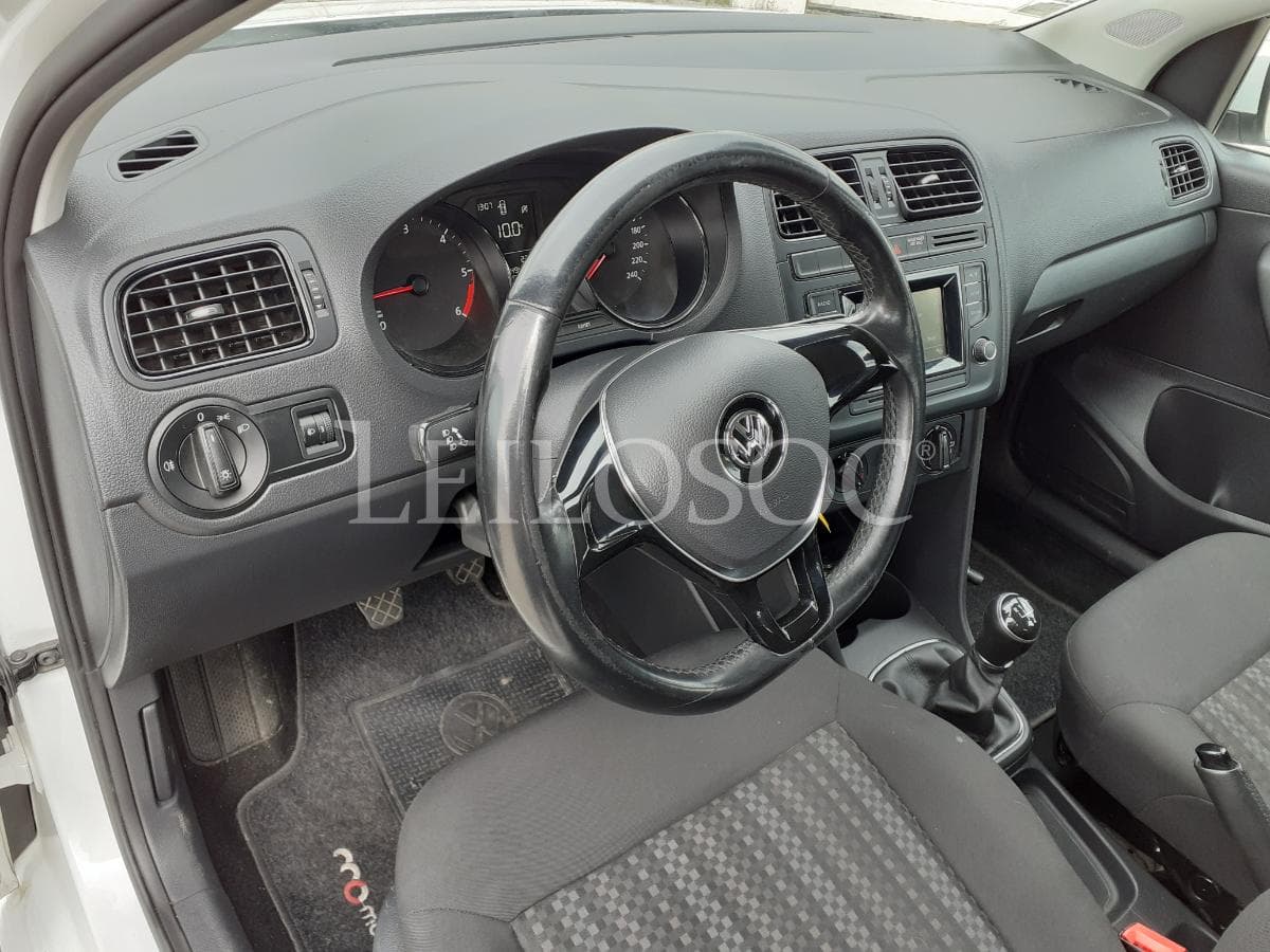 Volkswagen Polo 1.4 TDI · Ano 2016 — imagen 10