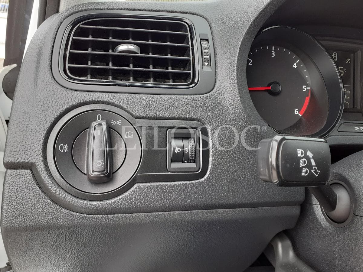 Volkswagen Polo 1.4 TDI · Ano 2016 — imagen 14